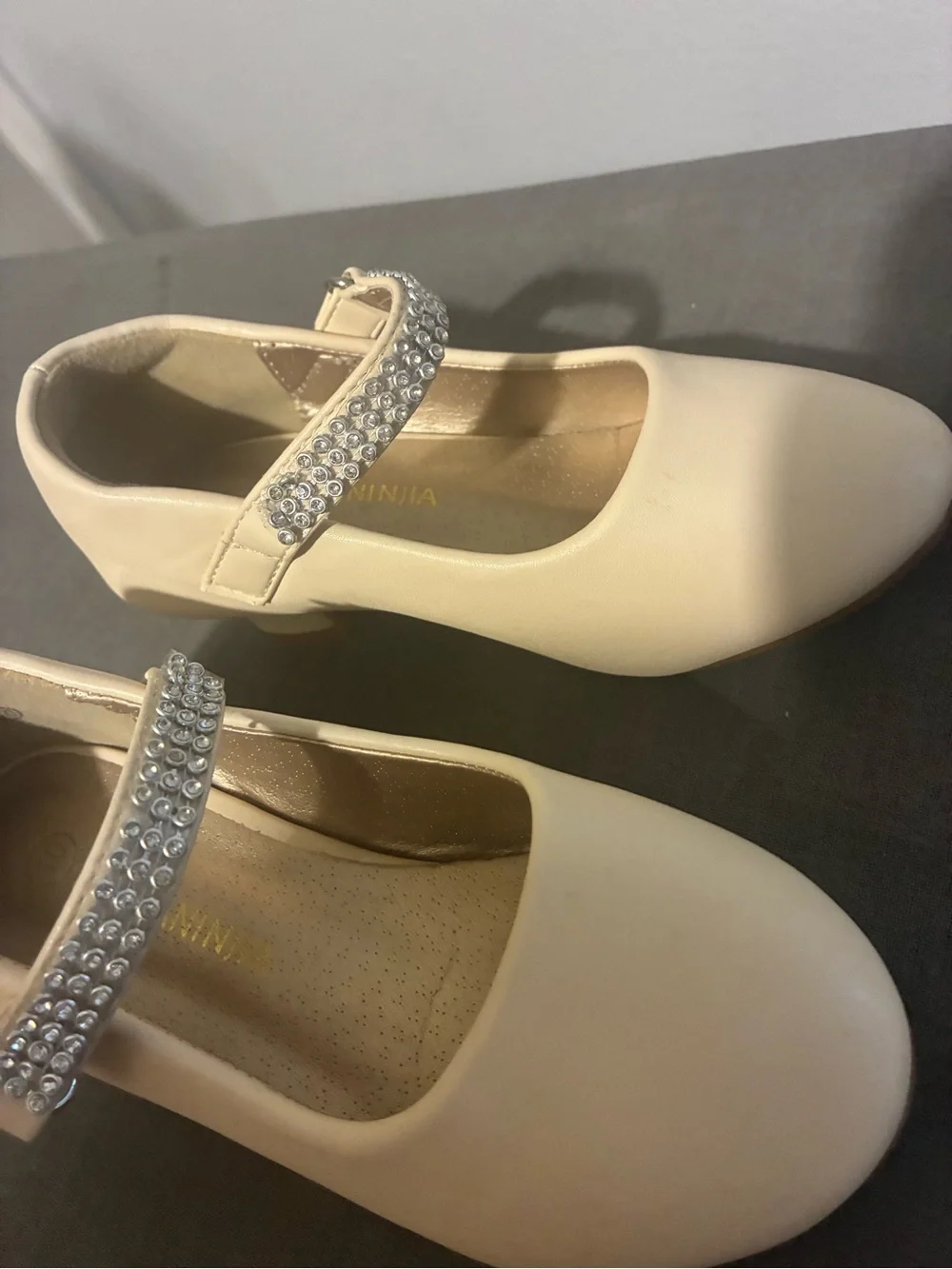 Girls Beige Mary Jane Dress Shoes with Rhinestone Strap size 10